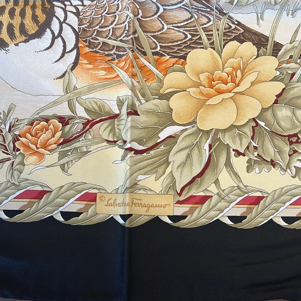 Salvatore Ferragamo 100%Silk Scarf with box - Picture 3 of 13